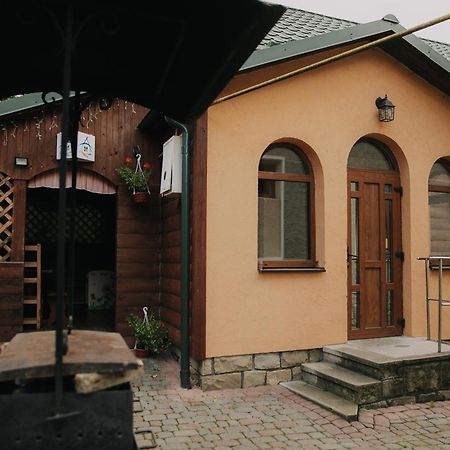 Dereviy Villa Yaremche Exterior photo