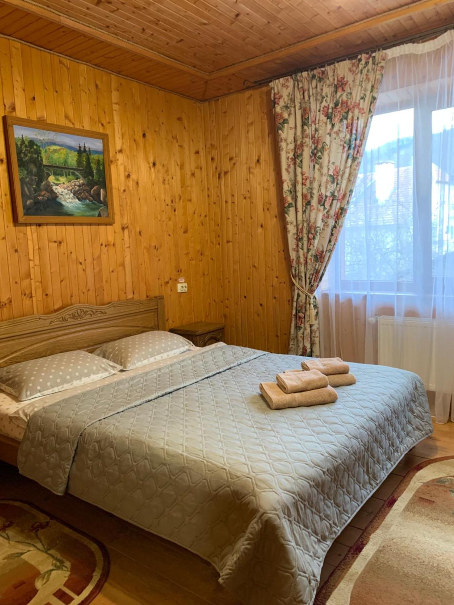 Dereviy Villa Yaremche Exterior photo