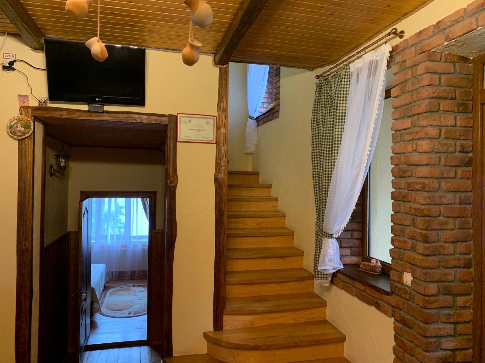 Dereviy Villa Yaremche Exterior photo